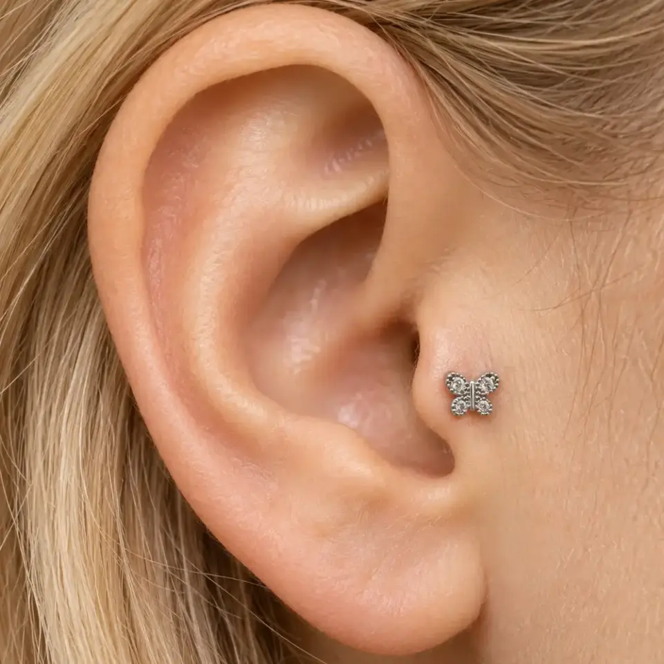 kelebek-fisiltisi-helix-piercing