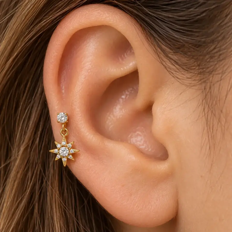 safak-yildizi-helix-piercing