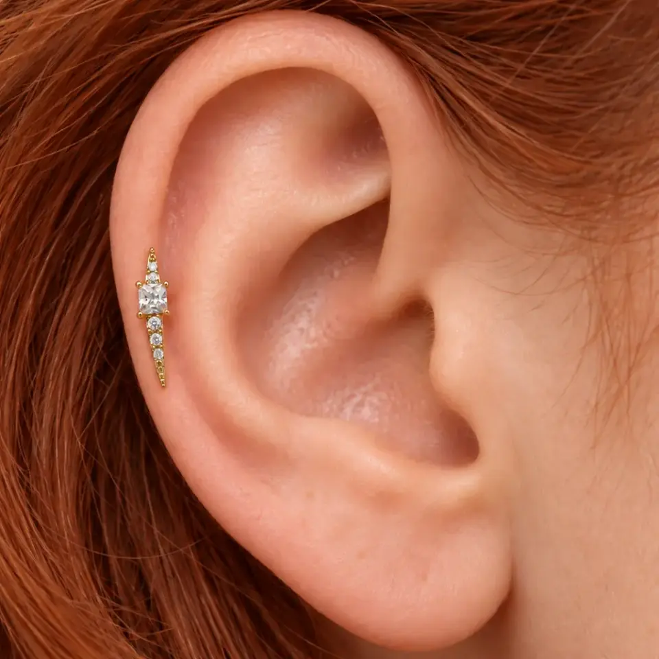 isik-oku-tragus-piercing