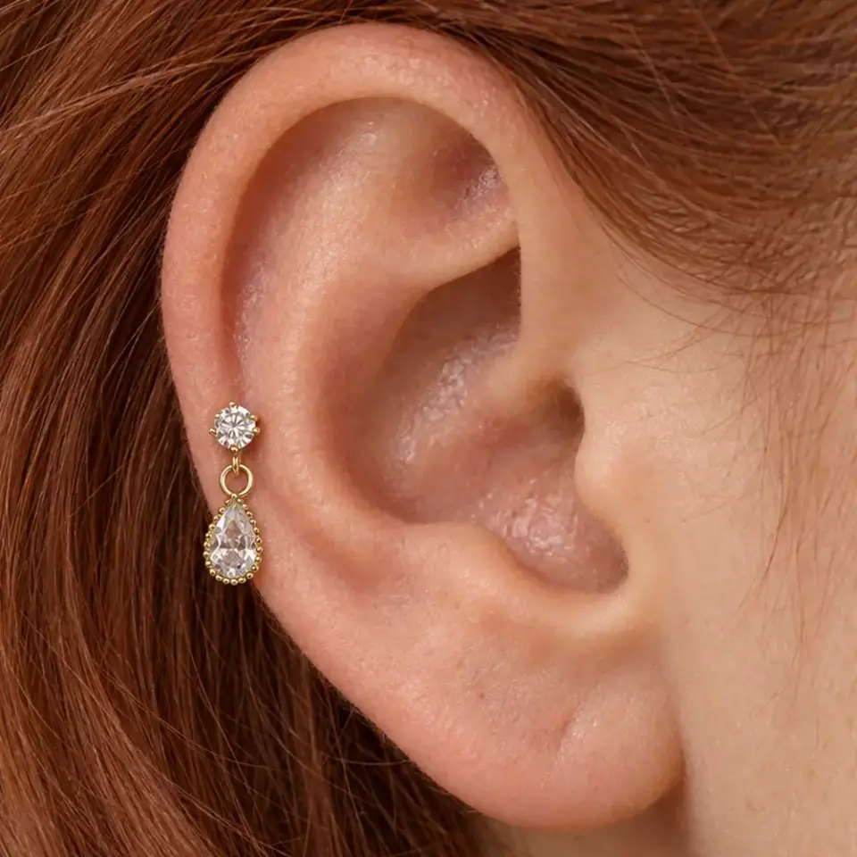 saf-isilti-helix-piercing