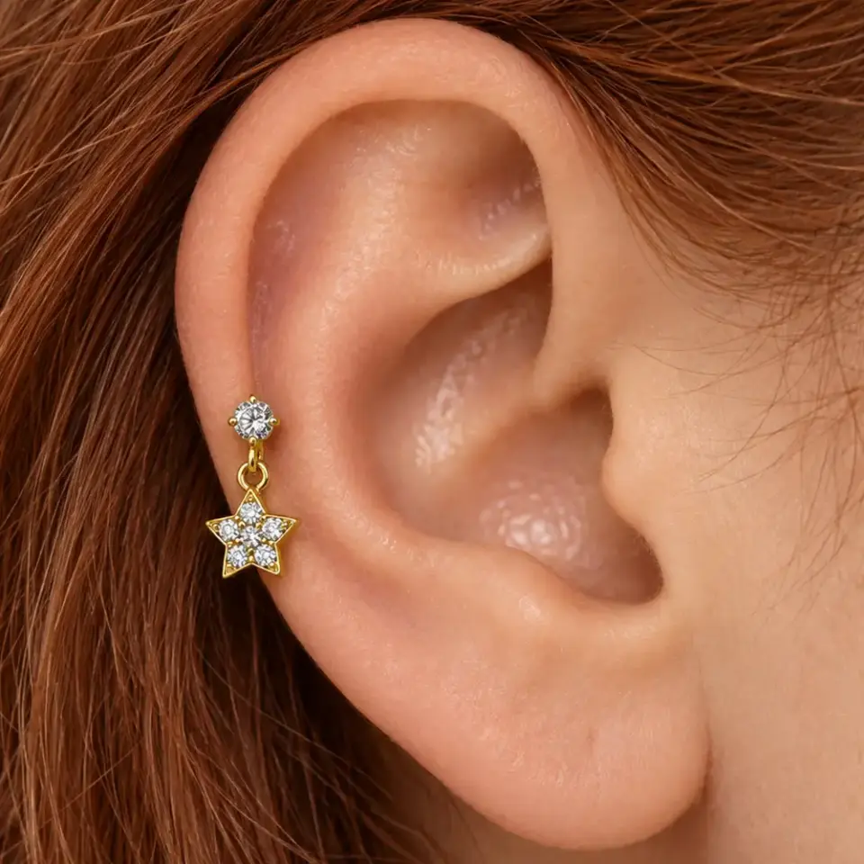 dilek-yildizi-helix-piercing