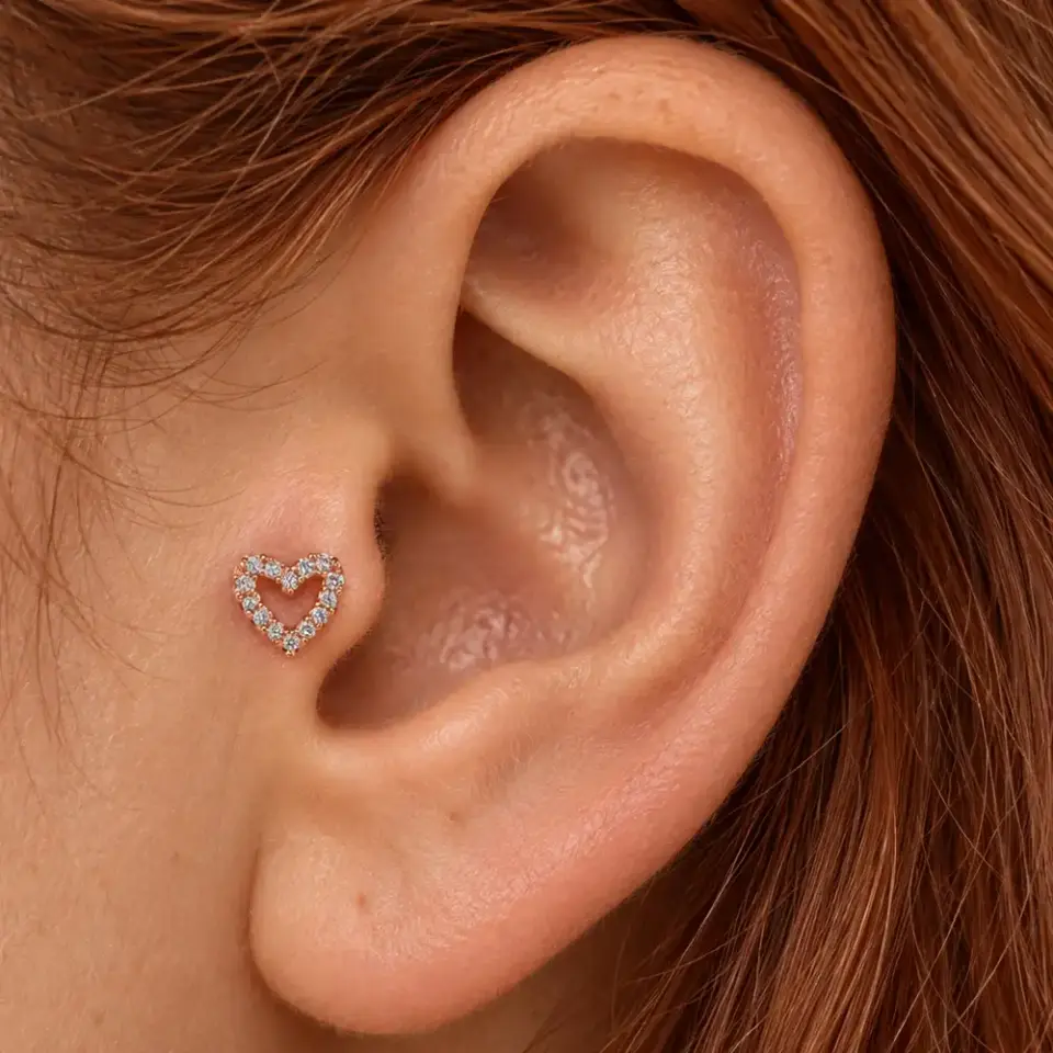 gul-kalbi-tragus-piercing