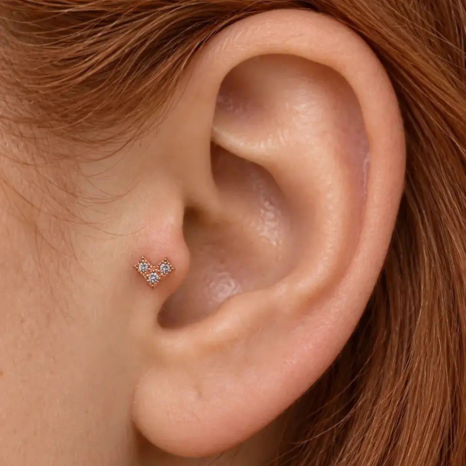 ask-isiltisi-tragus-piercing