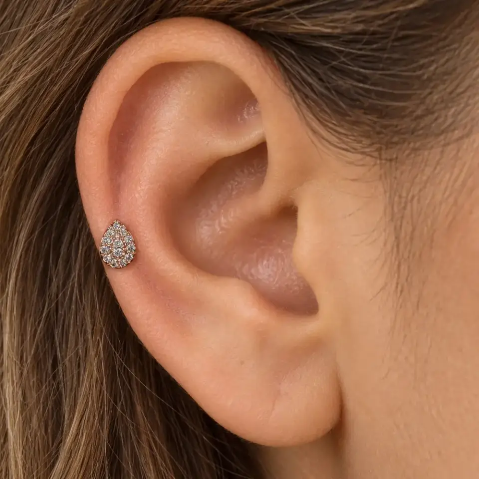 gozyasi-helix-piercing-kulakta-gorunumu