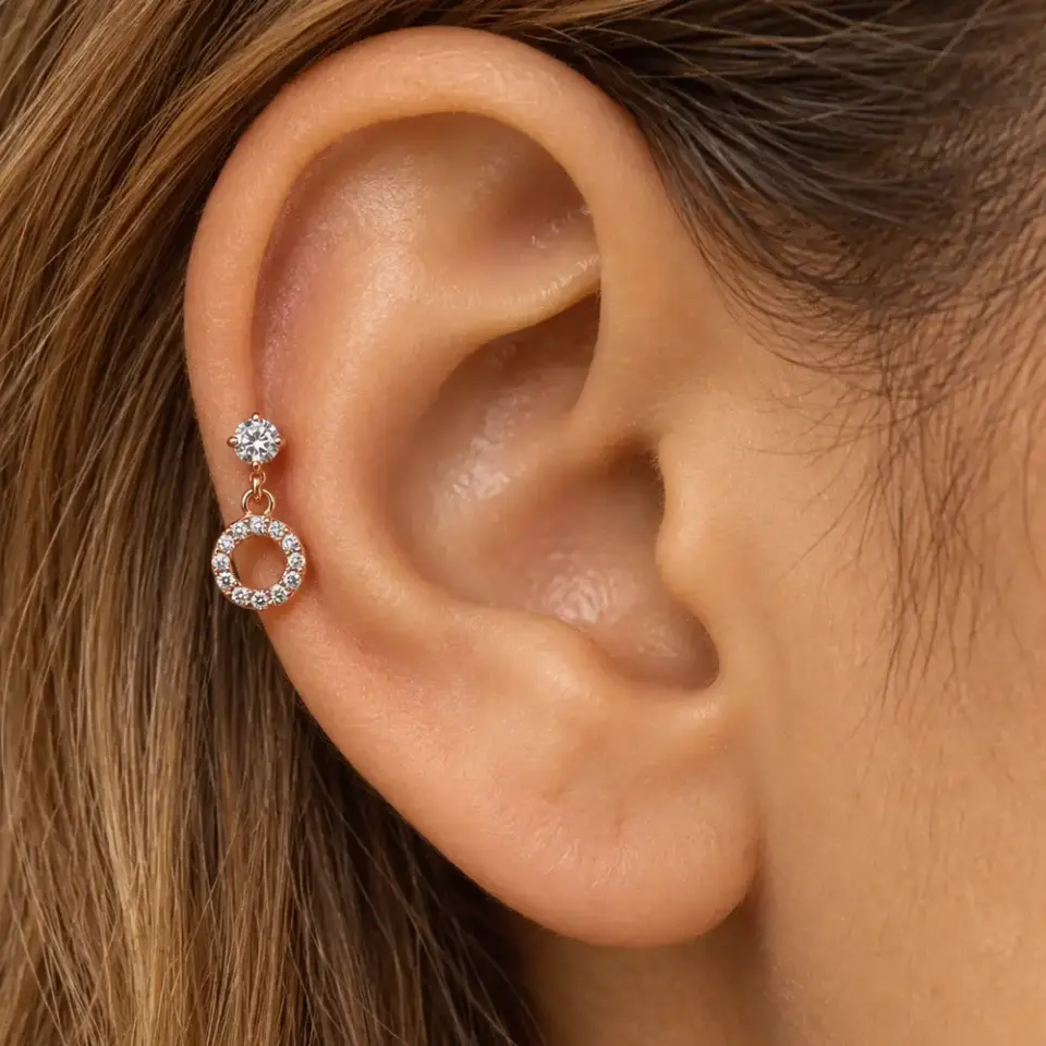 halka-helix-piercing-kulakta-gorunumu