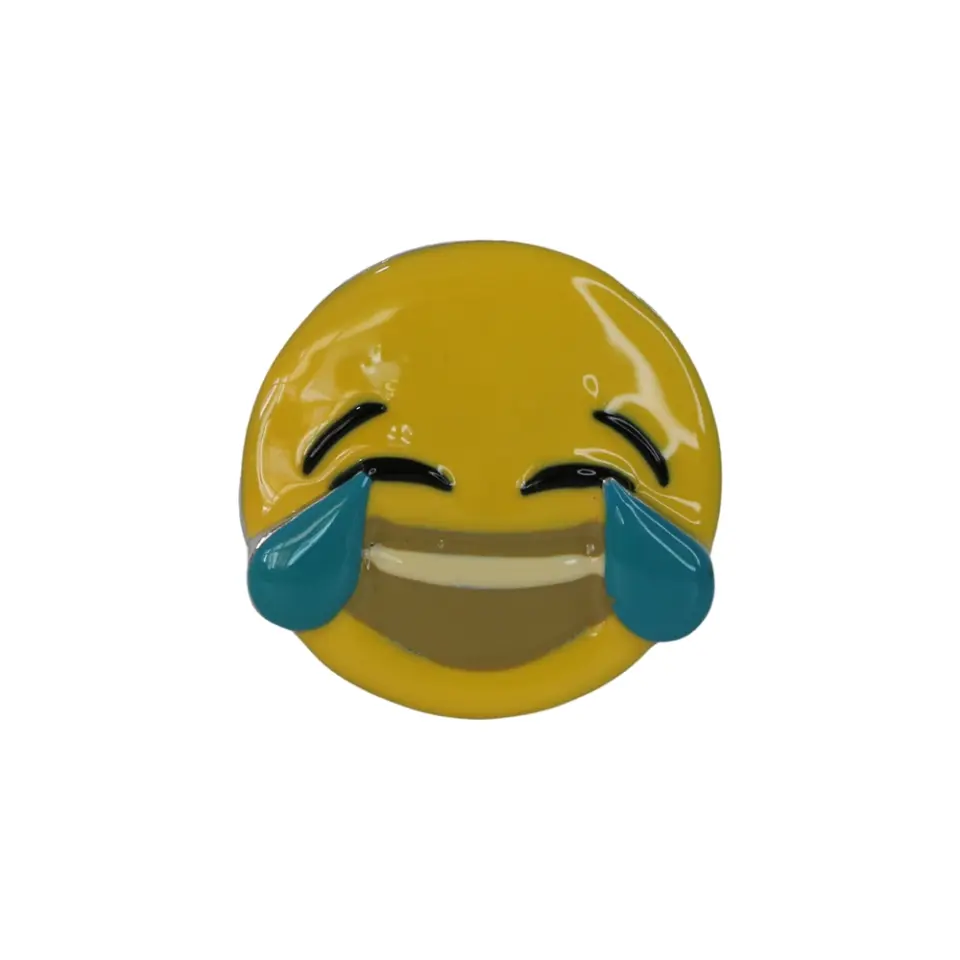 Sırt çantası ve ceket aksesuarları için sarı renkli gülmekten ağlayan emoji model alternatif tarz iğneli rozet tasarımı