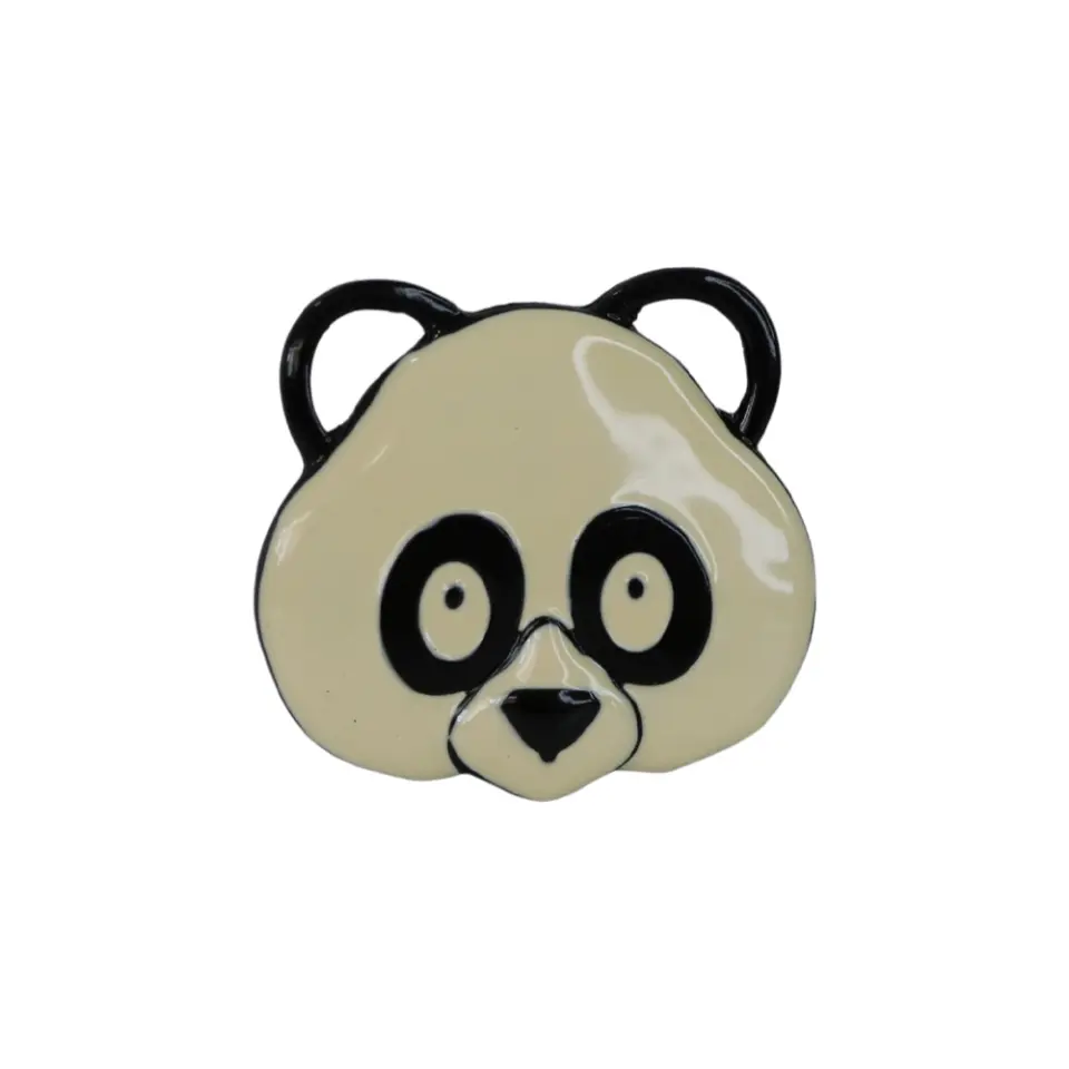 Sırt çantası ve kot mont süslemesi için siyah beyaz şaşkın panda model alternatif tarz iğneli rozet tasarımı