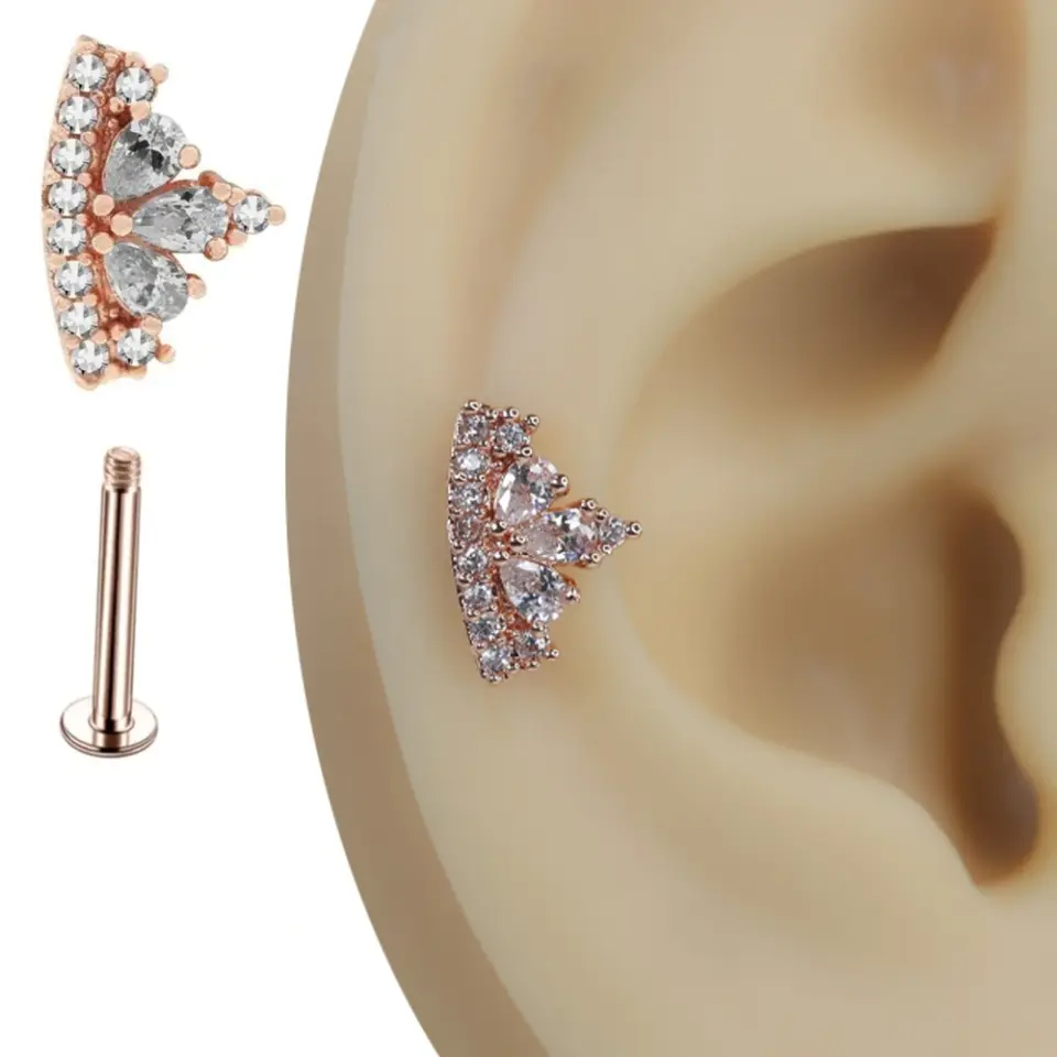 Rose gold prenses tacı zirkon taşlı asil tragus helix kıkırdak piercing kulak üzerindeki zarif duruşu
