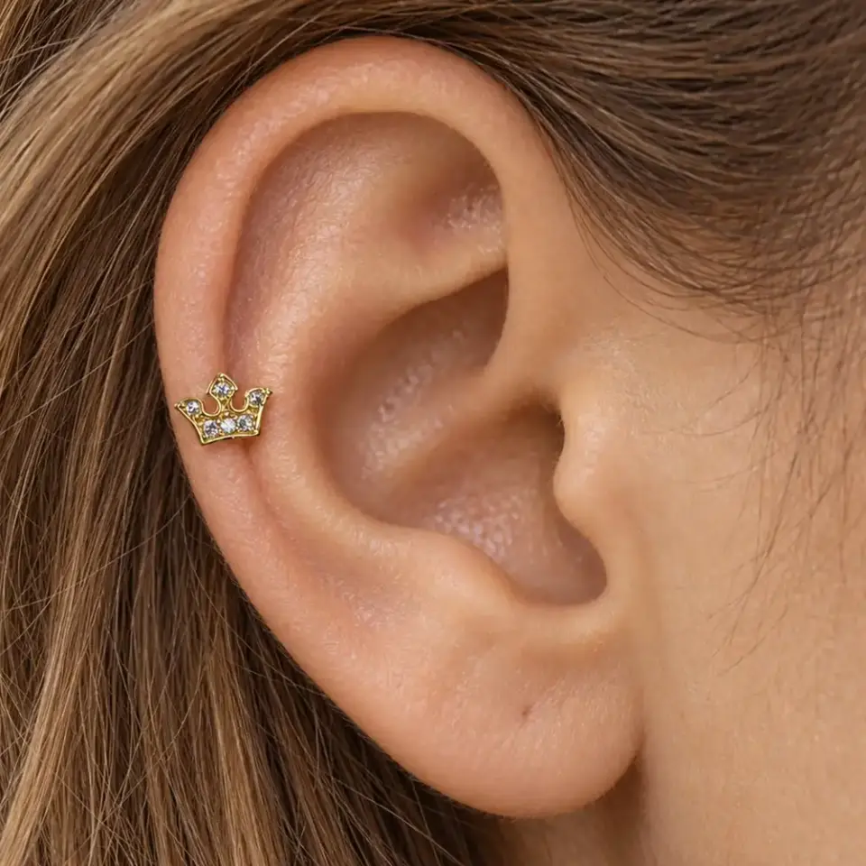 gold-tac-helix-piercing-kulakta-durusu