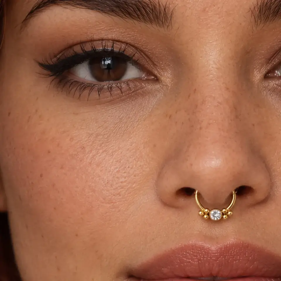 tasli-gold-septum-piercing