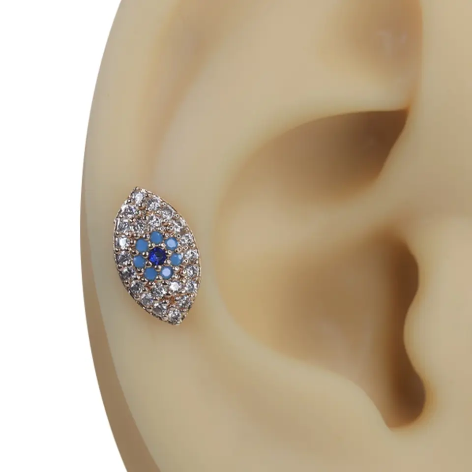 Rose gold parlayan göz zirkon taşlı mistik tragus helix kıkırdak piercing kulak üzerindeki şık ve parıltılı duruşu