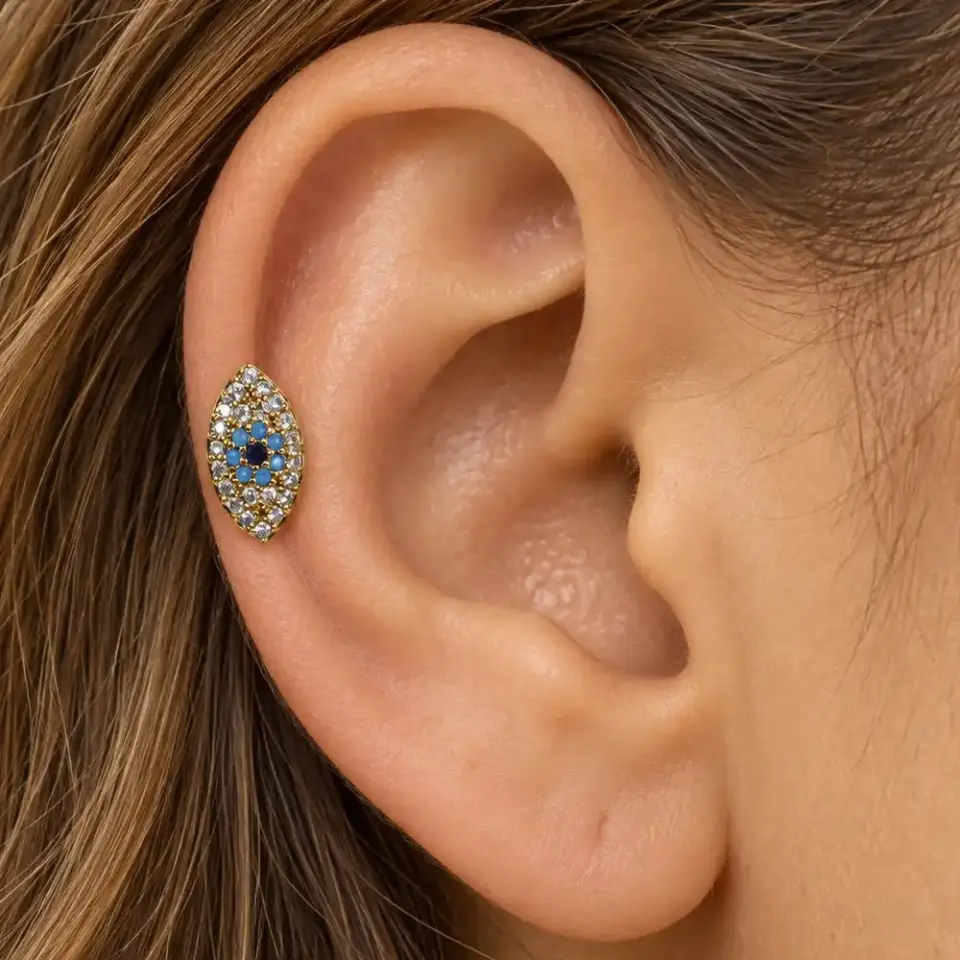 goz-helix-piercing-kulakta-durusu