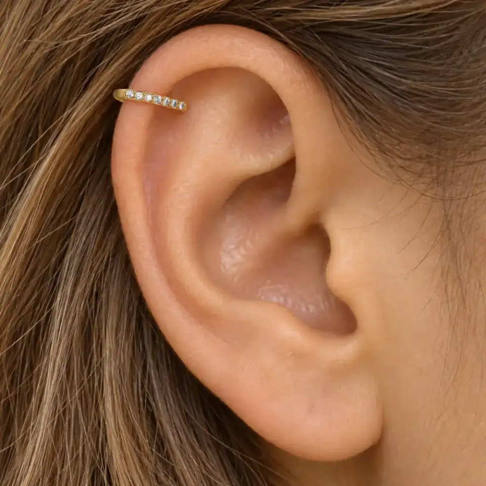 isik-seli-gold-sikistirma-kikirdak-piercing-kulak-durusu