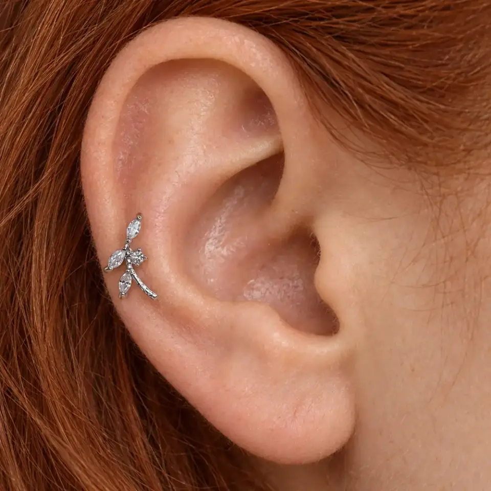 gumus-filiz-helix-piercing-kulak-durusu