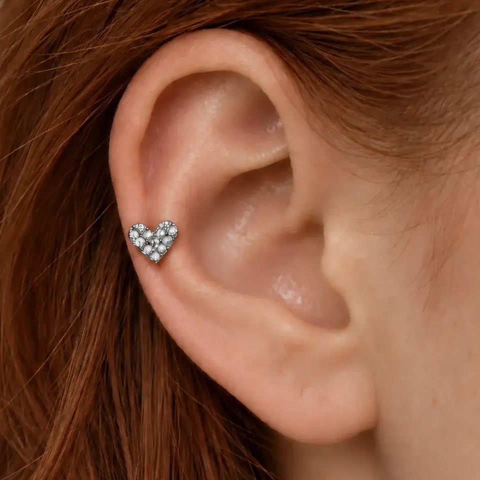 ask-tragus-piercing-kulak-durusu