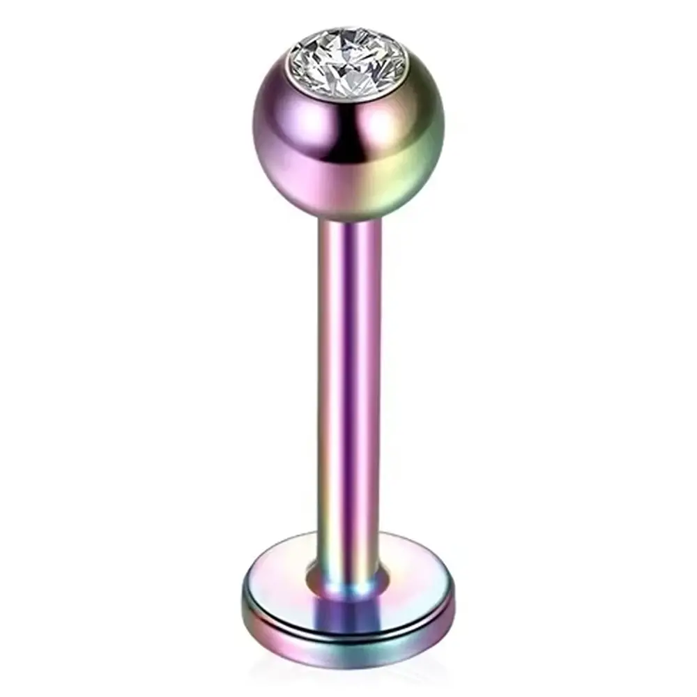 Gökkuşağı renkli ışıltılı taşlı dudak, tragus, kıkırdak piercing detay görünümü