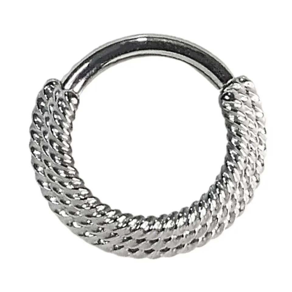 Septum ve daith bölgesinde sergilenen gümüş kararmayan burma halka septum kıkırdak piercing