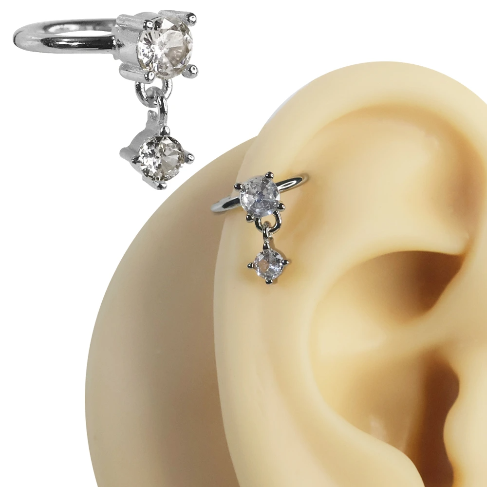 Helix ve tragus bölgesinde sergilenen gümüş kararmayan kıkırdak helix halka piercing