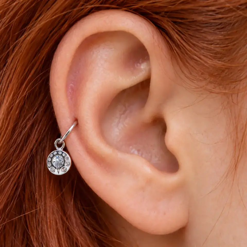 tek-tas-helix-halka-piercing-kulak-durusu