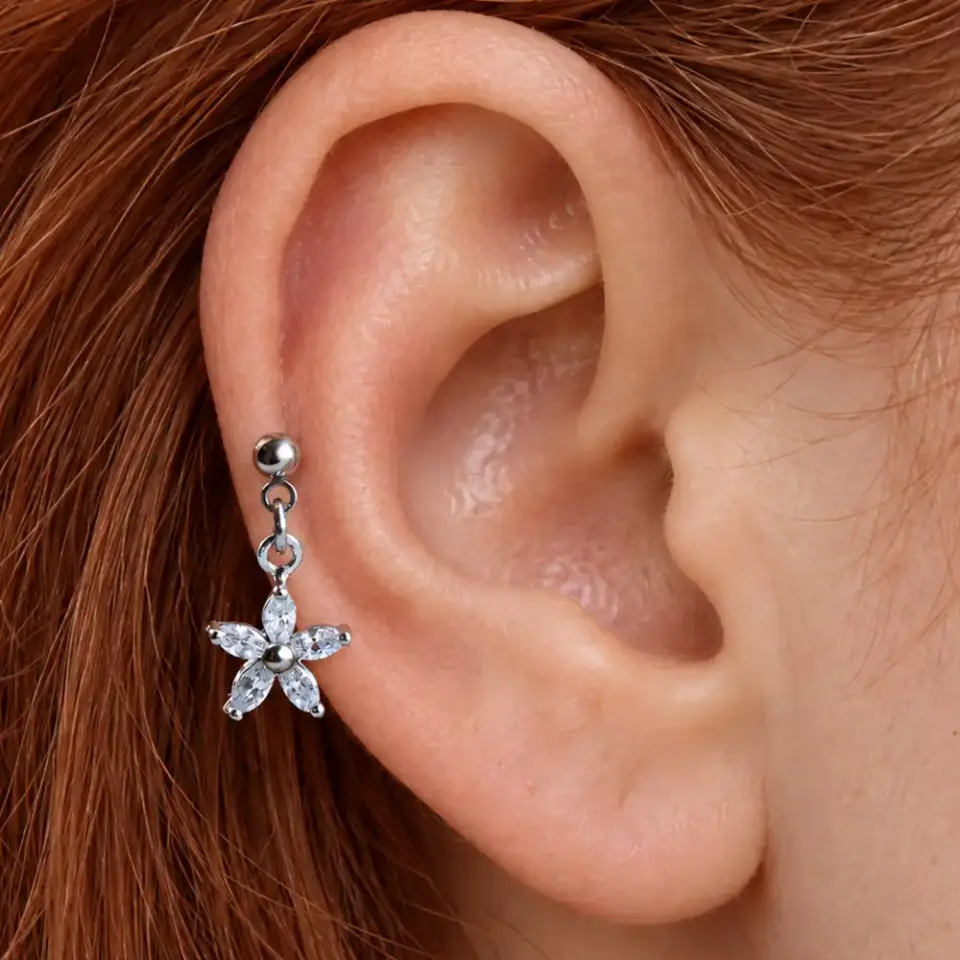 bahar-cicegi-helix-piercing-kulakta-durusu