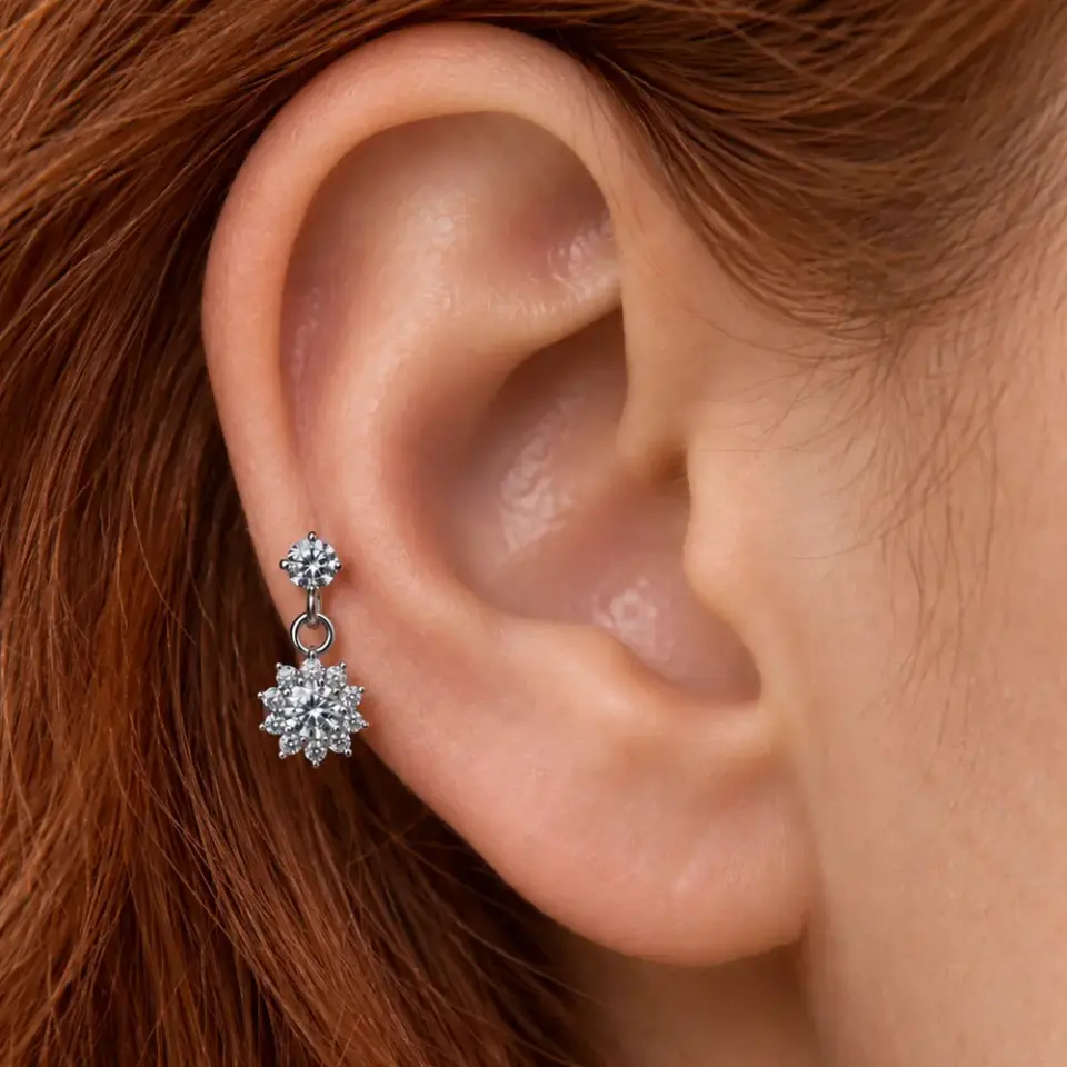 isik-patlamasi-helix-piercing-kulakta-durusu