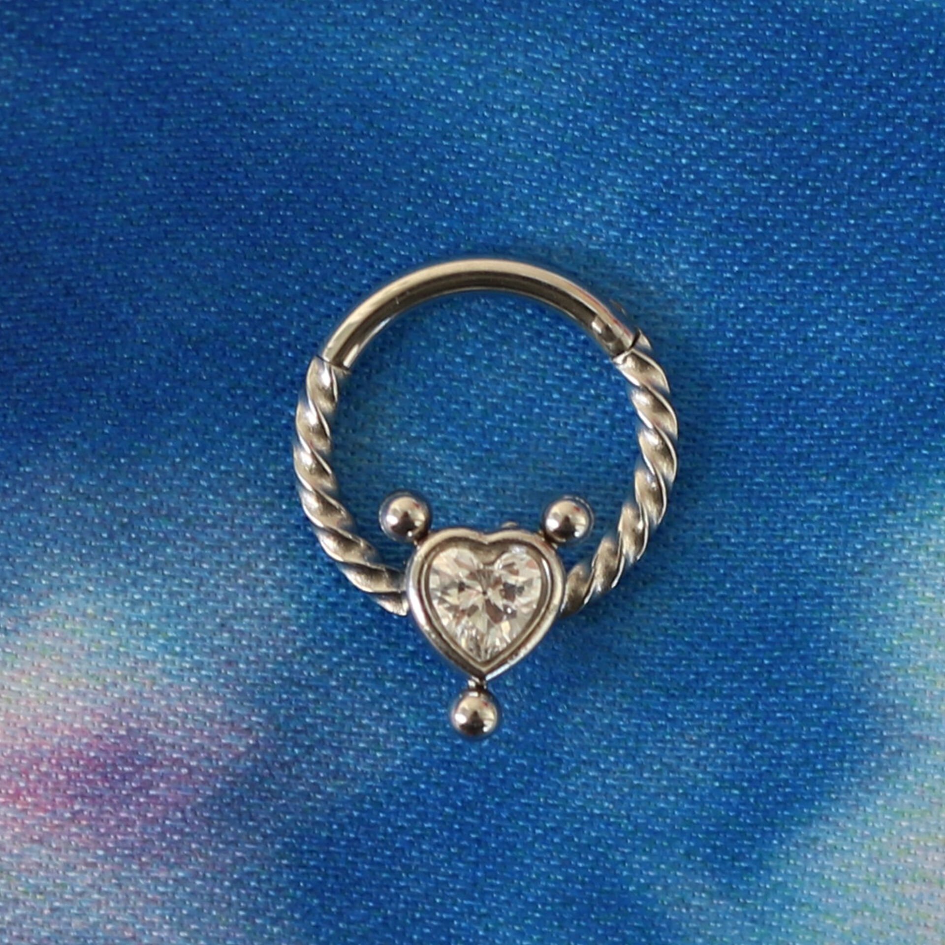 Kalp Zirkon Burgu Detaylı Kilitli Çelik 8 mm Halka Piercing, Daith-Helix-Kıkırdak-Septum-Auricle