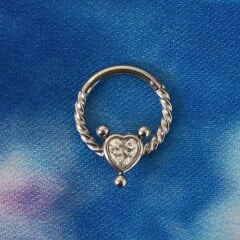 Kalp Zirkon Burgu Detaylı Kilitli Çelik 8 mm Halka Piercing, Daith-Helix-Kıkırdak-Septum-Auricle
