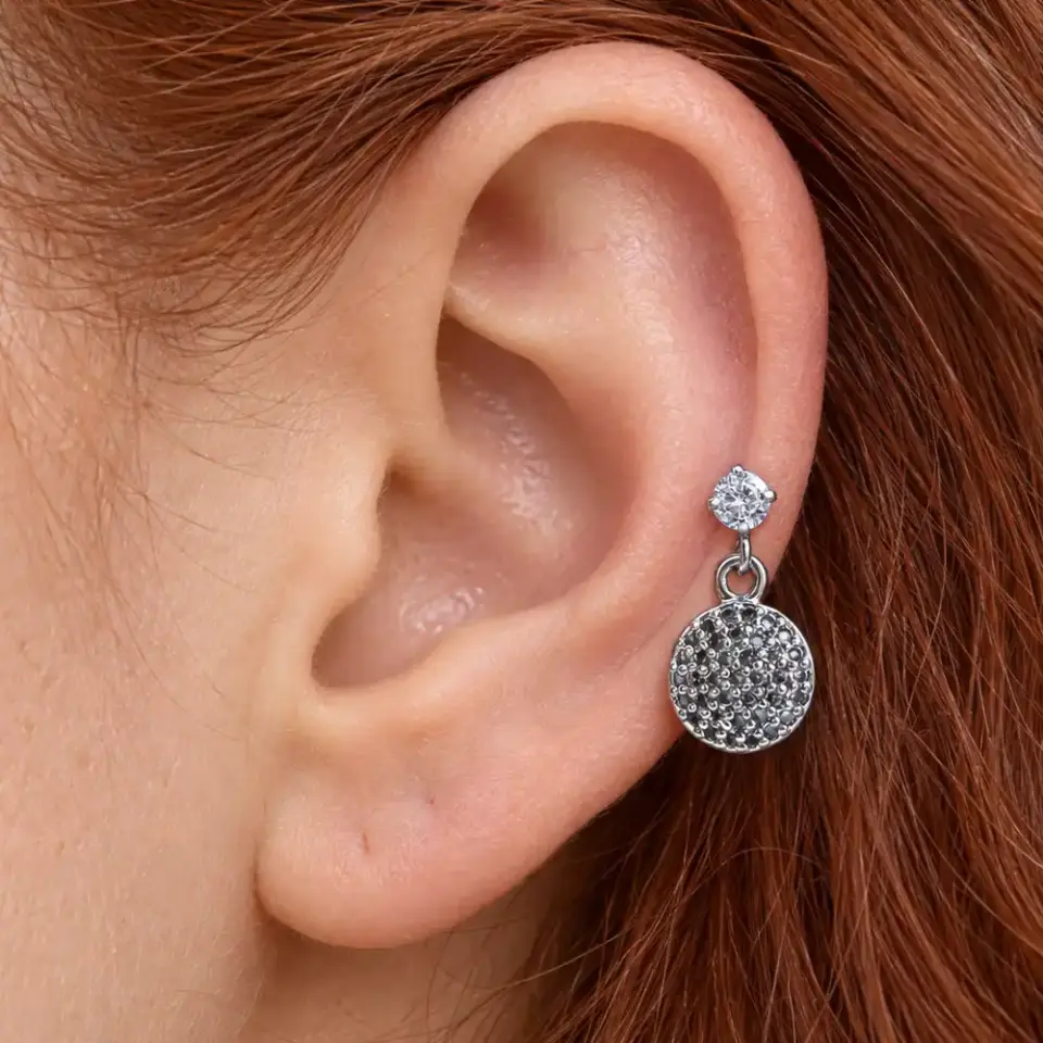 isilti-diski-helix-piercing-kulakta-durusu