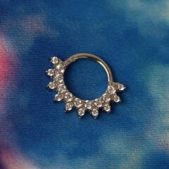 Taşlı Güneş Işığı Tasarımlı Kilitli Çelik 8 mm Halka Piercing, Daith-Helix-Kıkırdak-Septum-Auricle