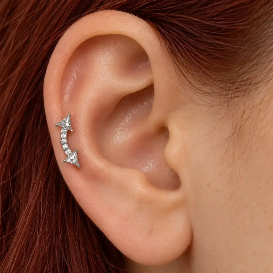 kuzey-oku-helix-piercing-kulakta-durusu
