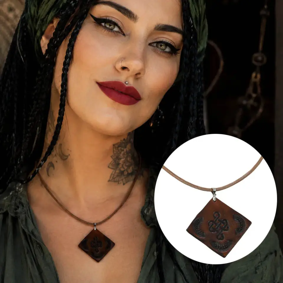 Hakiki deri obje detaylı düğüm motifli bohem kolye, kahverengi etnik desenli unisex kolye modeli