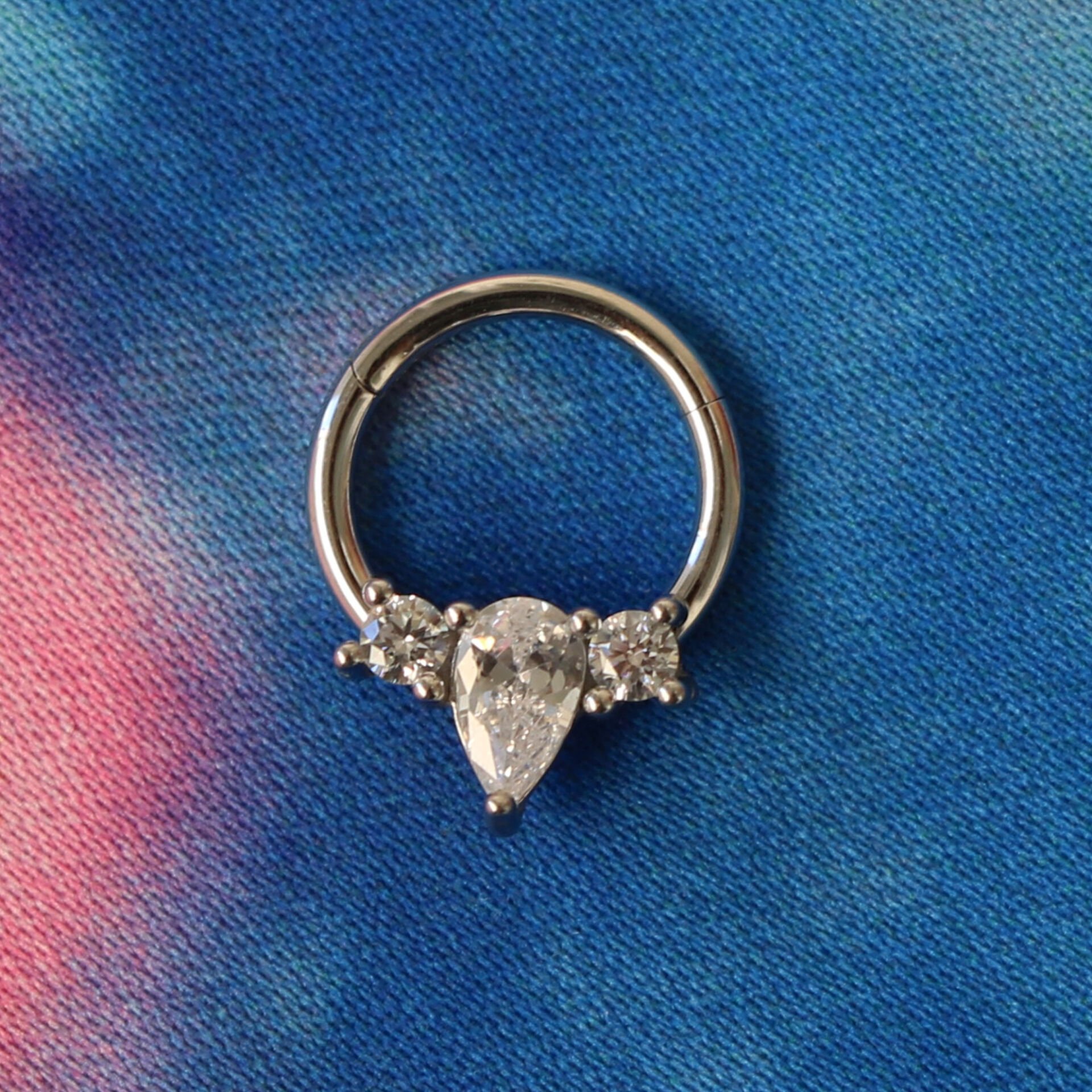 Zirkon Taşlı Damla Tasarım Kilitli Çelik 8 mm Halka Piercing, Daith-Helix-Kıkırdak-Septum-Auricle