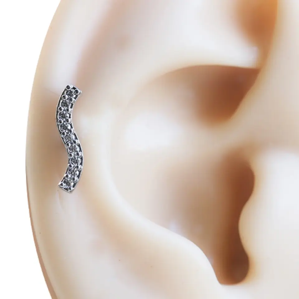 Hayat yolu model tragus helix kıkırdak piercing tüm renk seçenekleri ve vidalı top kilidi detaylı görünümü.