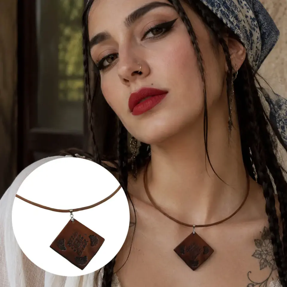 Hakiki deri obje detaylı Anadolu kilim motifli bohem unisex kolye modeli