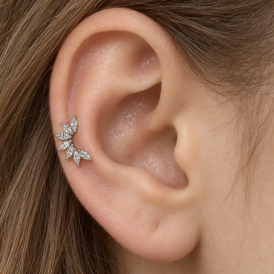 yelpaze-helix-piercing-kulakta-durusu