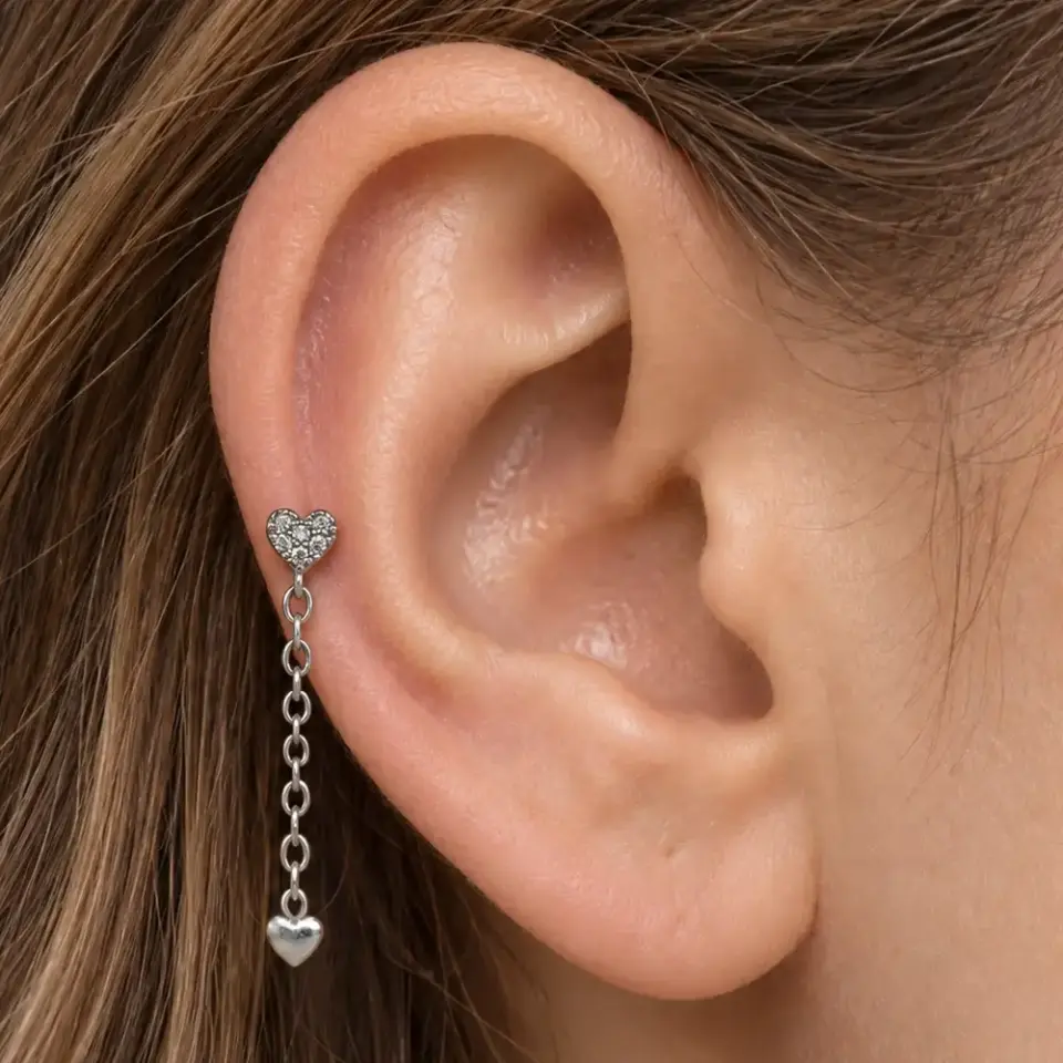 ask-merdiveni-helix-piercing-kulakta-durusu
