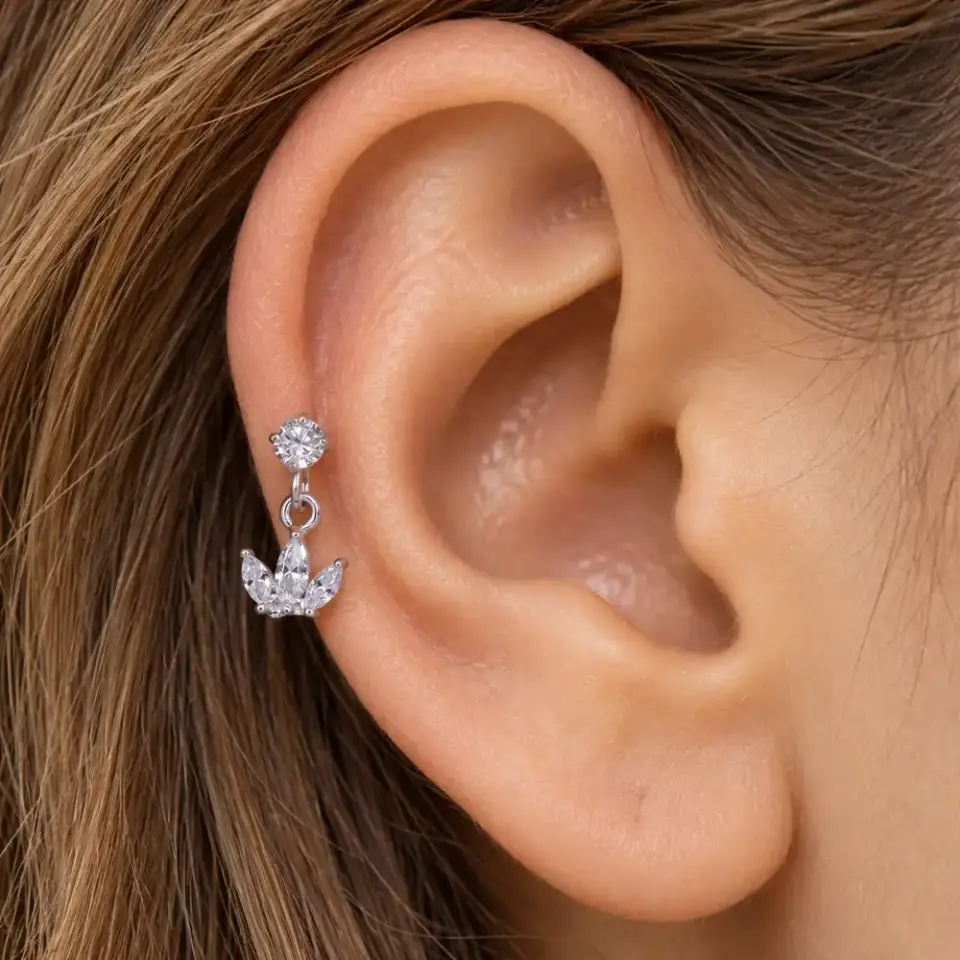 aura-kanadi-helix-piercing-kulakta-durusu