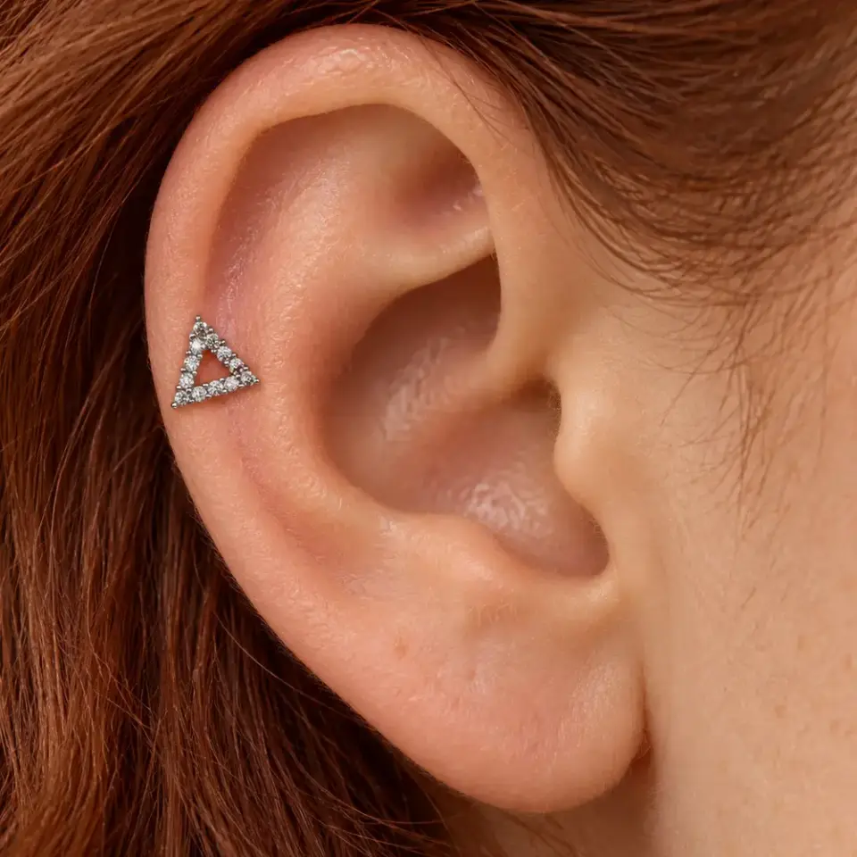ucgen-helix-piercing