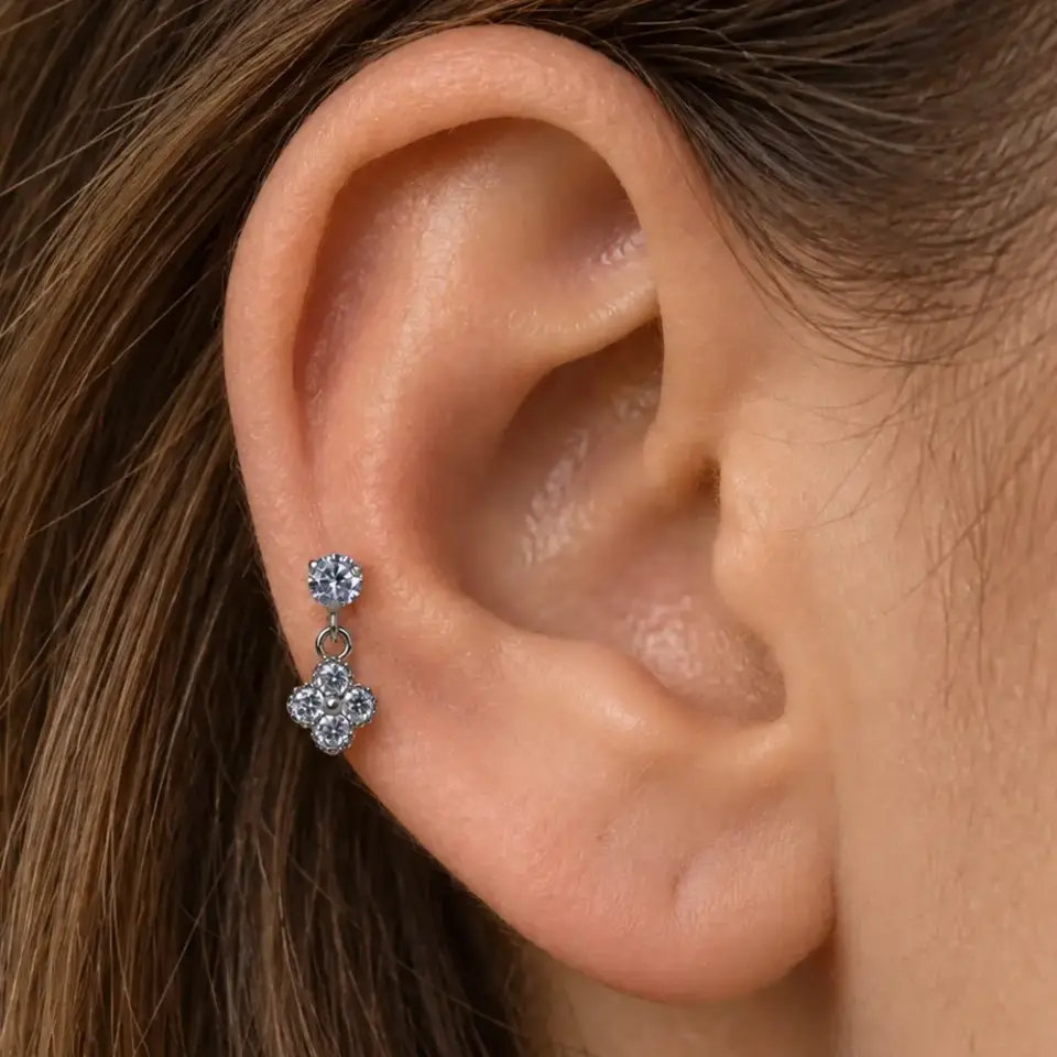 yonca-helix-piercing-kulakta-durusu