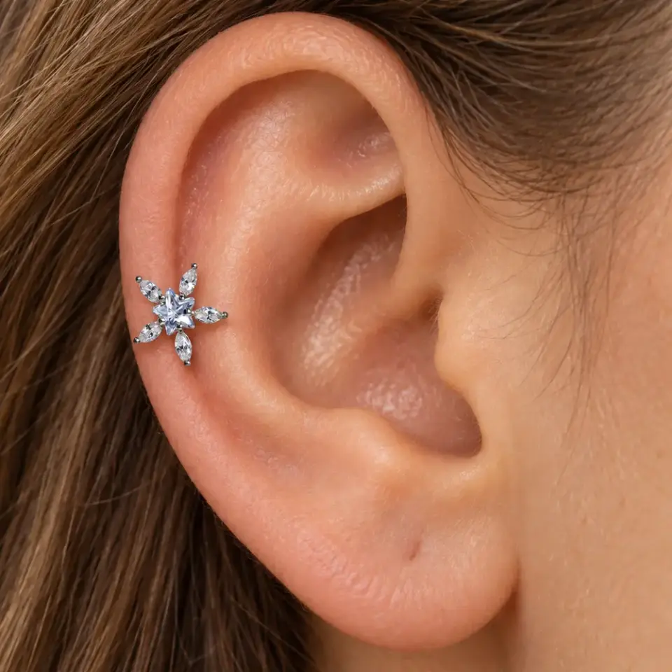 kar-tanesi-helix-piercing-kulakta-durusu