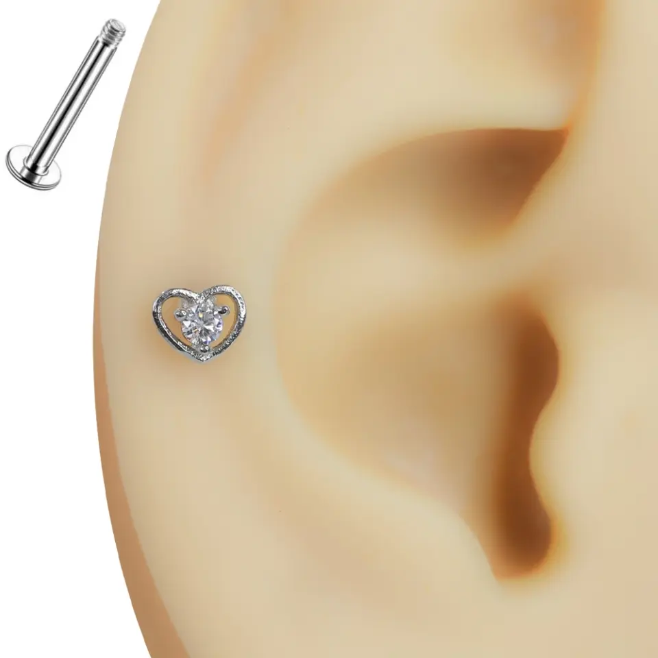 Kulakta takılı gümüş renkli kalp model zirkon taşlı tragus helix kıkırdak piercing