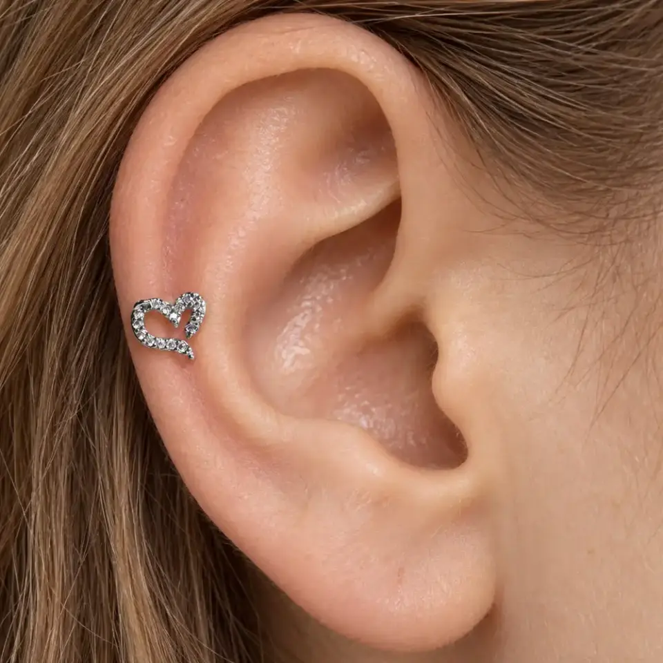 kalp-helix-piercing-kulakta-durusu