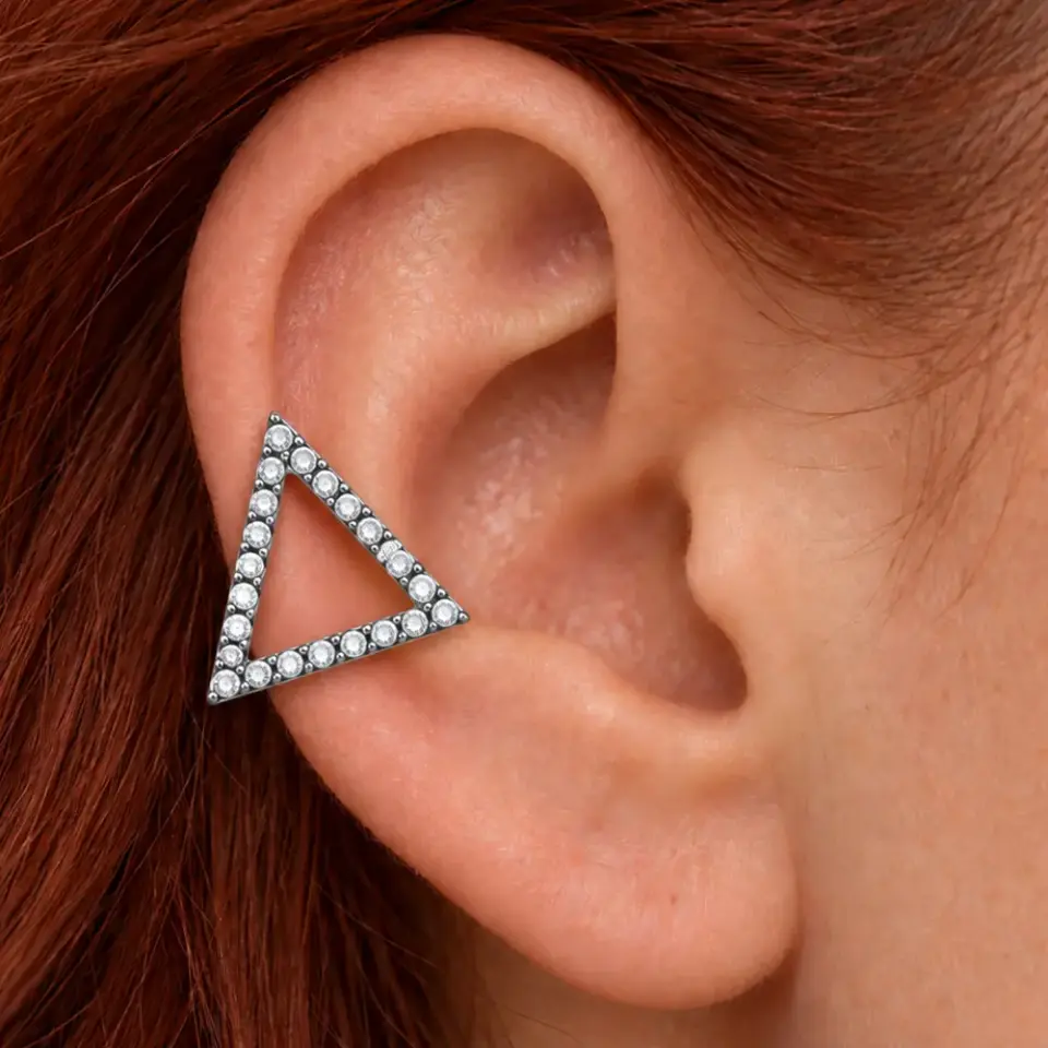 ucgen-helix-piercing