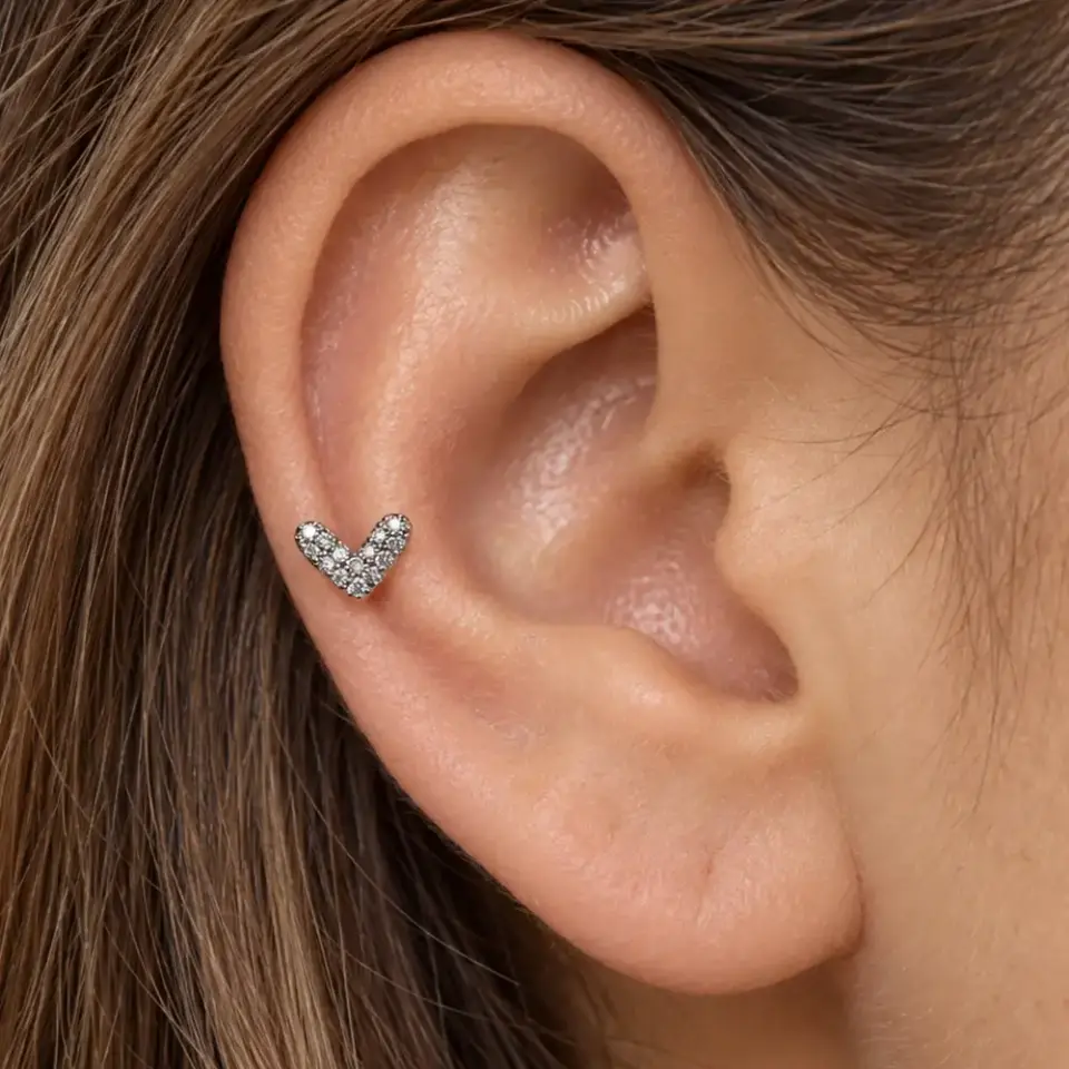 kalp-helix-piercing-kulakta-durusu
