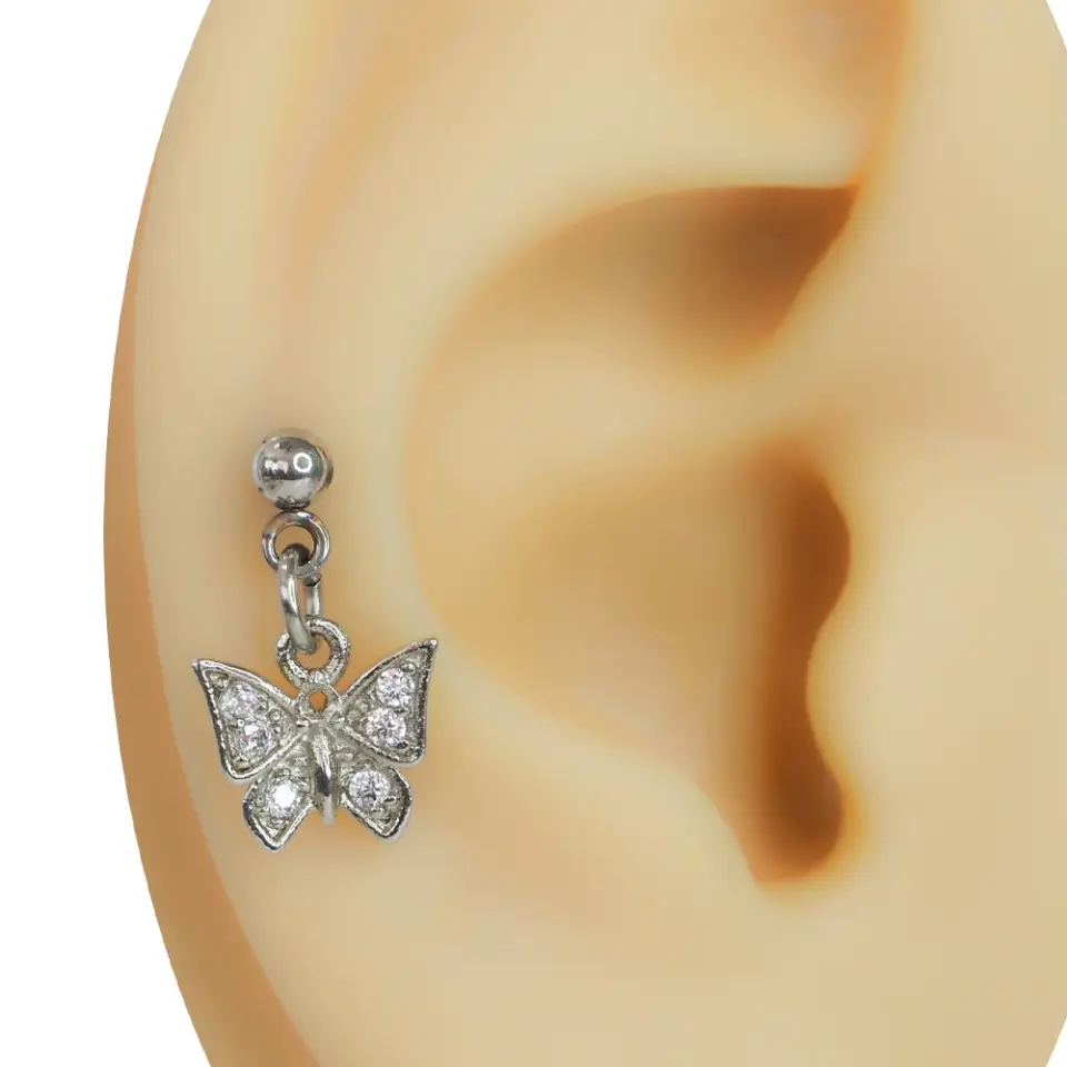 Kulakta sergilenen zirkon taşlı kelebek model gümüş rengi tragus helix kıkırdak piercing