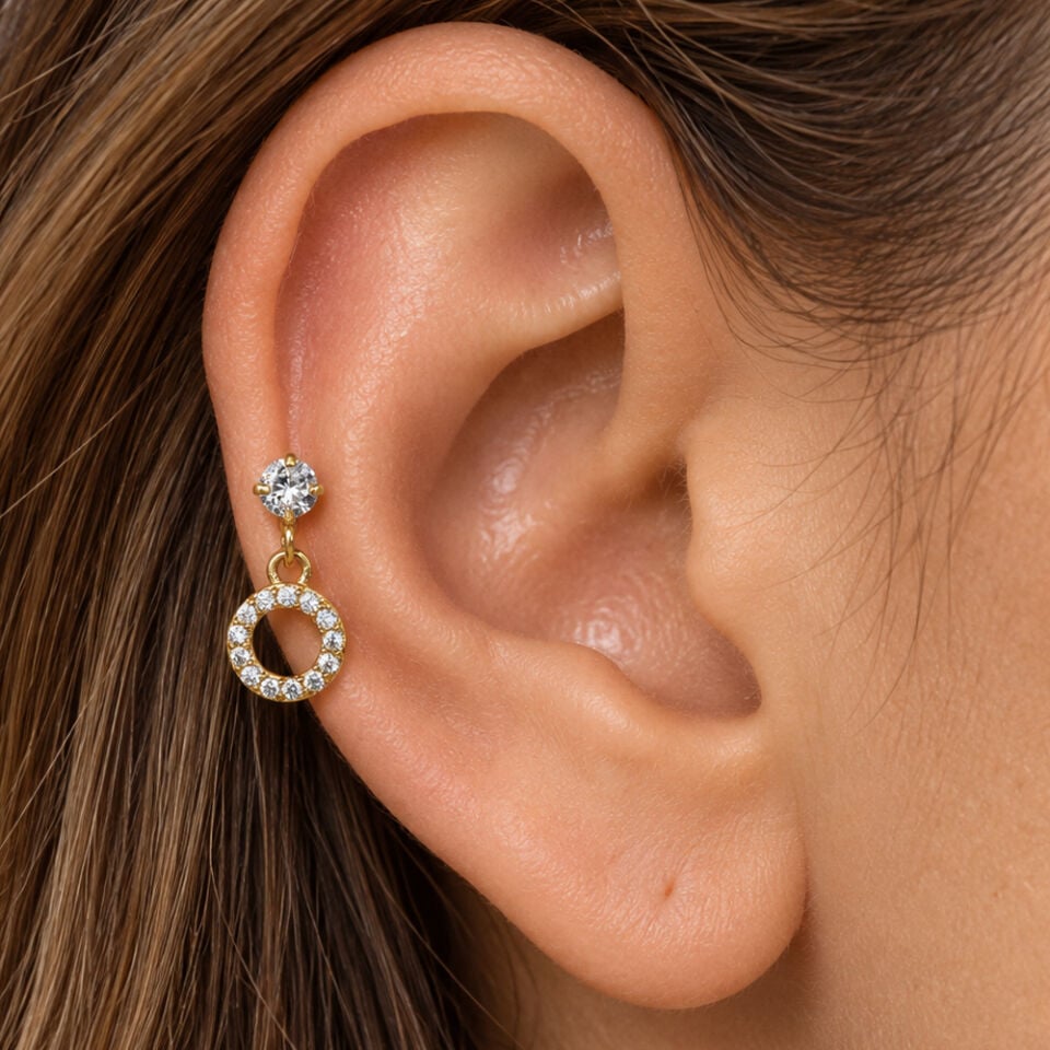 halka-sallantili-helix-piercing-kulakta-durusu