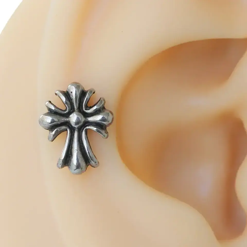 Gümüş renk gama haçı tasarım 316L cerrahi çelik tragus piercing