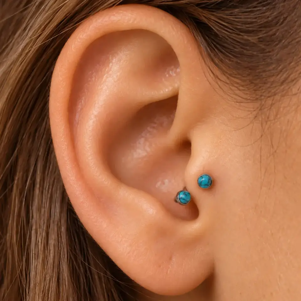 gumus-turkuaz-tasli-halka-tragus-piercing