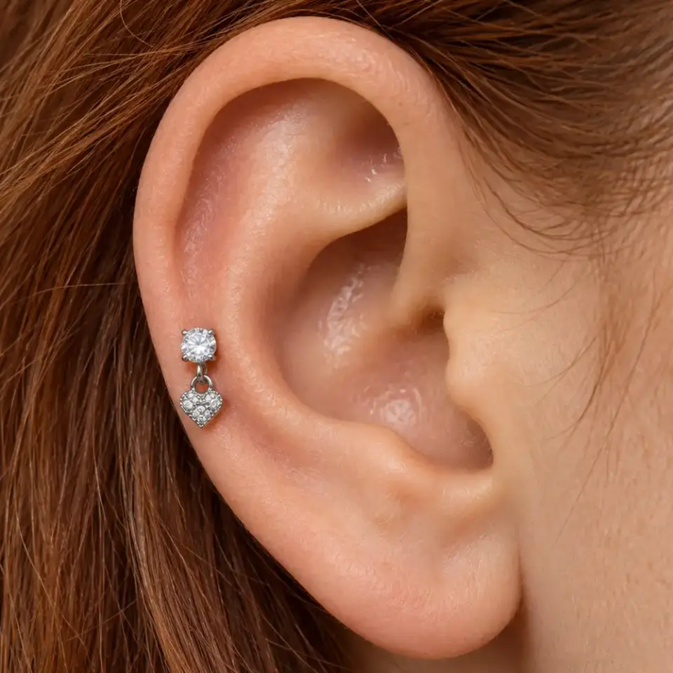 kalp-sallantili-helix-piercing