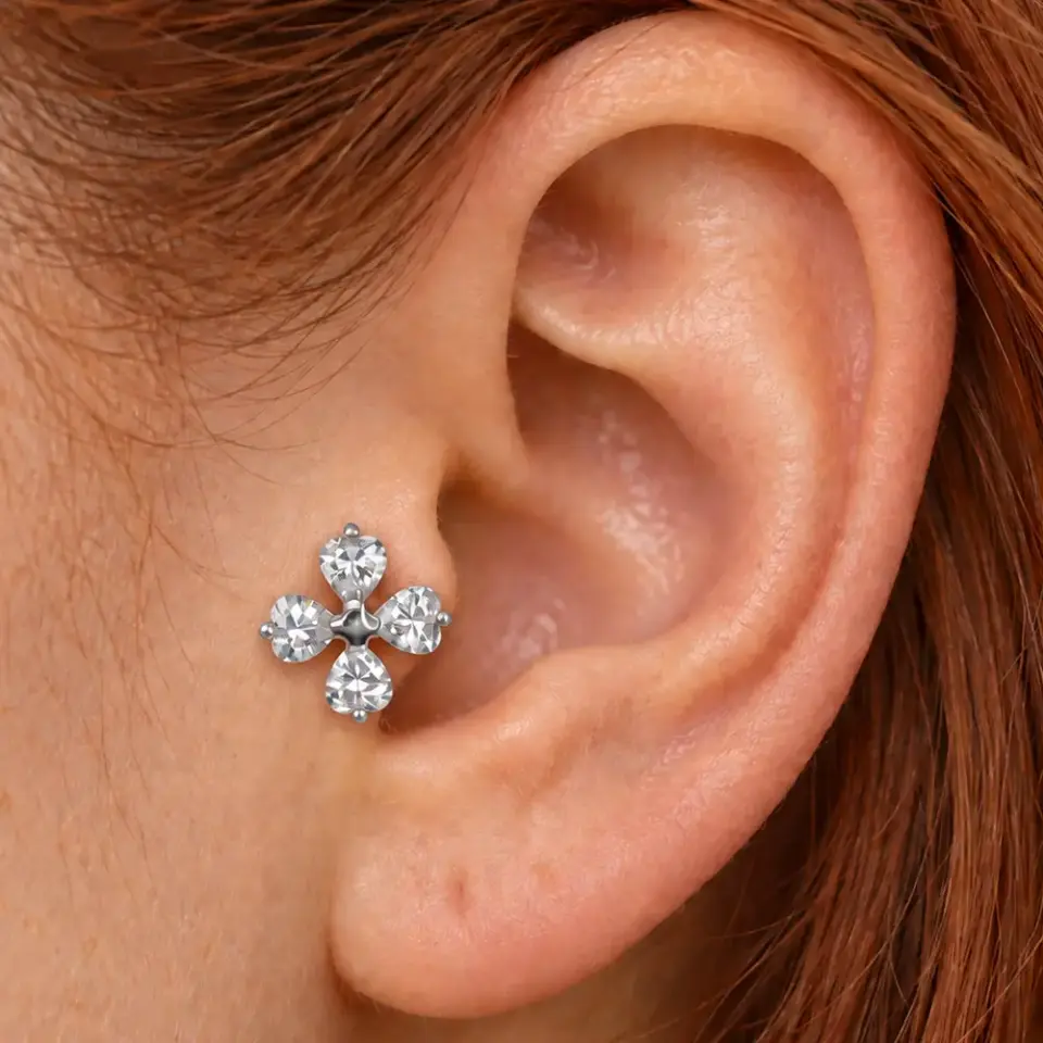 yonca-tragus-piercing